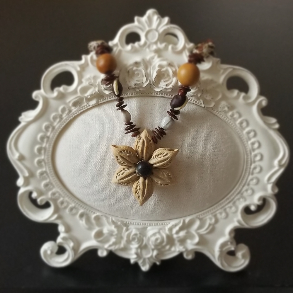 Long Natural Seed Bead Necklace with Flower Shape
